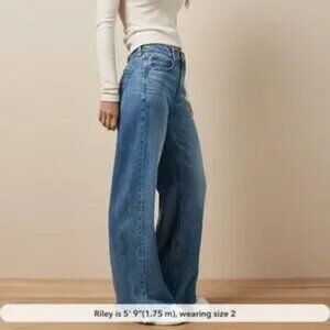 American Eagle Size 4 Dreamy Drape Baggy High Rise Jeans Frayed Hem Wide Leg